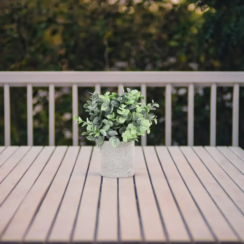 Faux bonsaï en pot