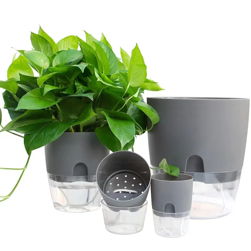 Broc De Jardin En Plastique
