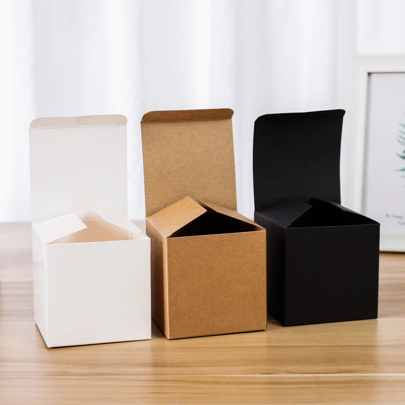 Boîte-cadeau carrée en kraft