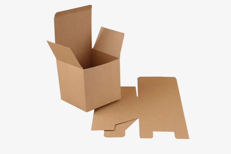 Boîte-cadeau carrée en kraft